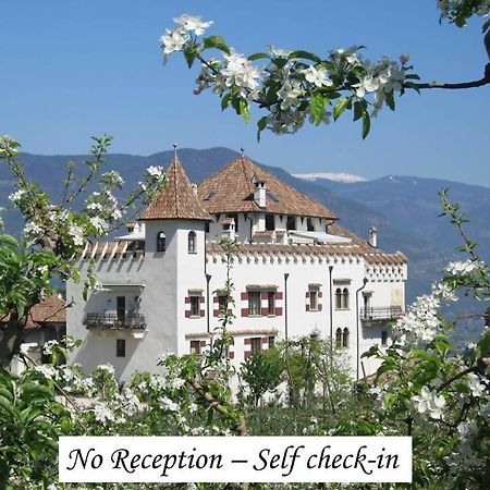 Apartments Schloss Paschbach Appiano Sulla Strada Del Vino Exteriér fotografie