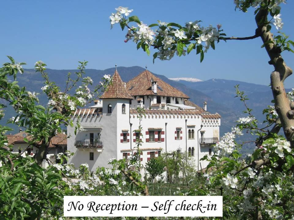 Apartments Schloss Paschbach Appiano Sulla Strada Del Vino Exteriér fotografie