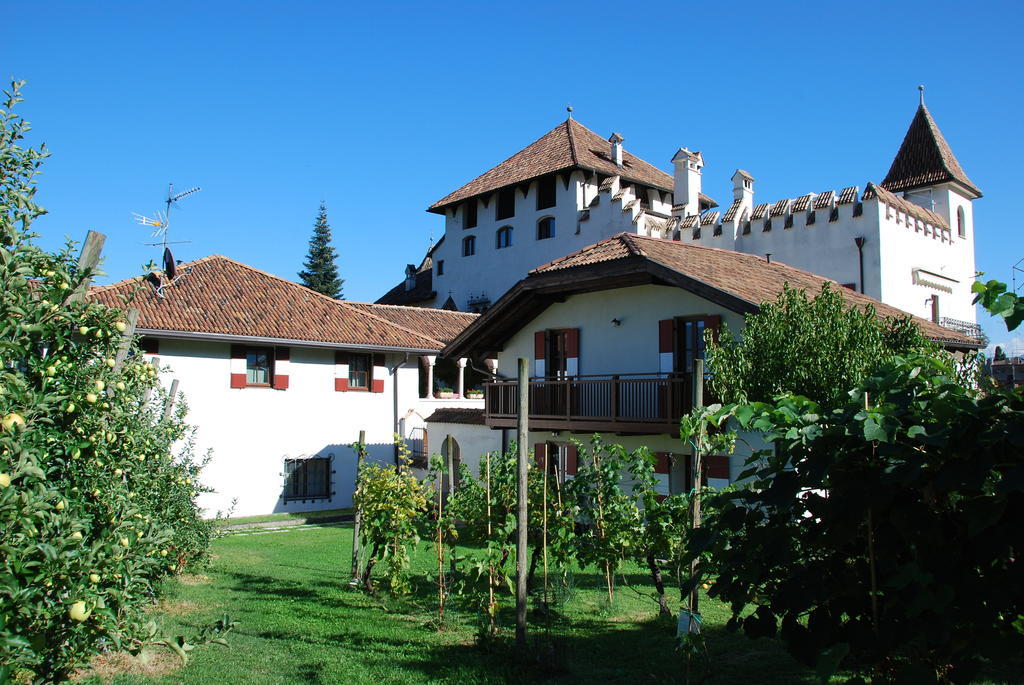 Apartments Schloss Paschbach Appiano Sulla Strada Del Vino Pokoj fotografie