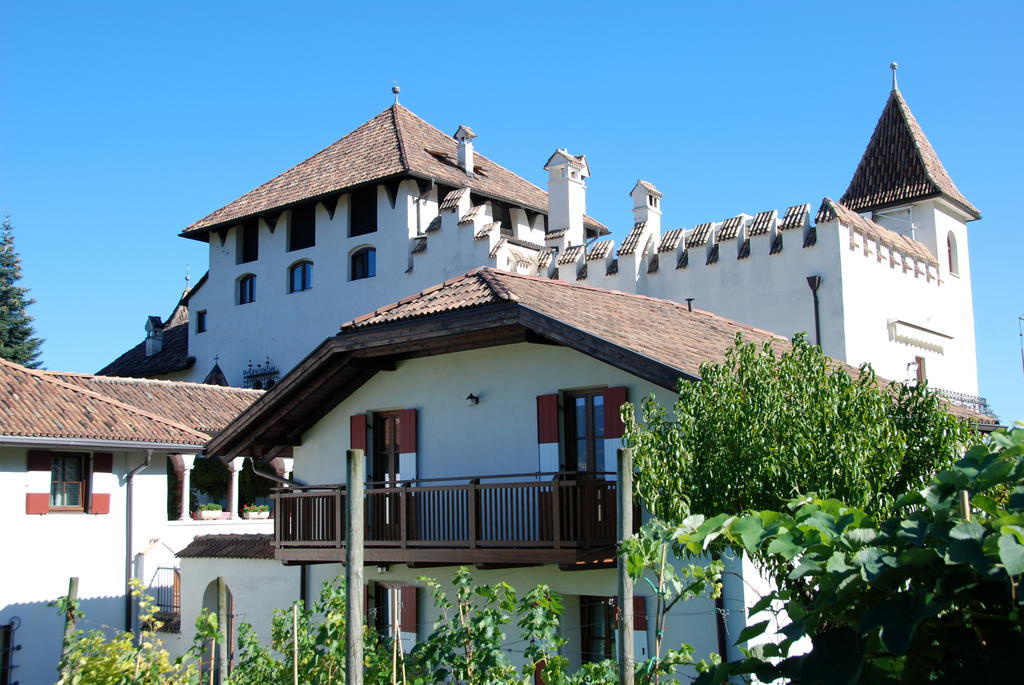Apartments Schloss Paschbach Appiano Sulla Strada Del Vino Pokoj fotografie